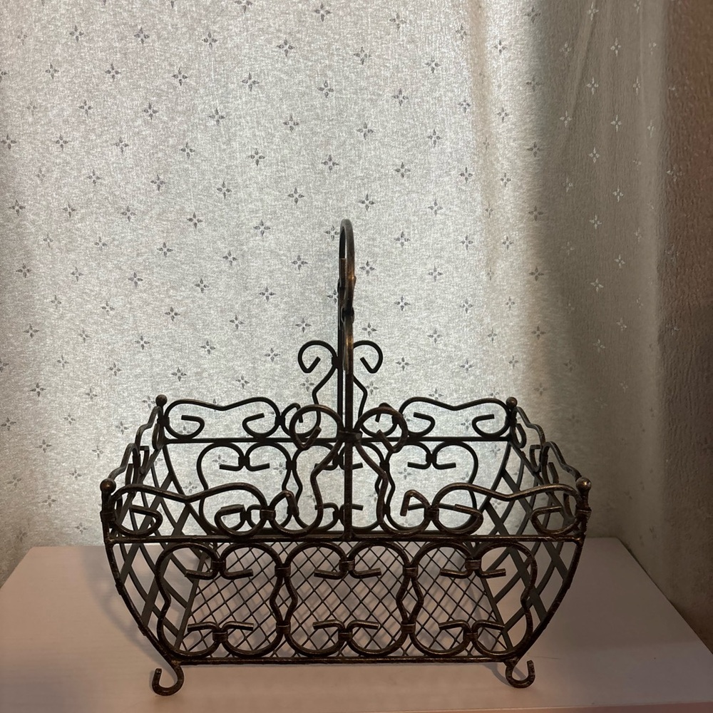 Elegant Brass Metal Fruit Basket